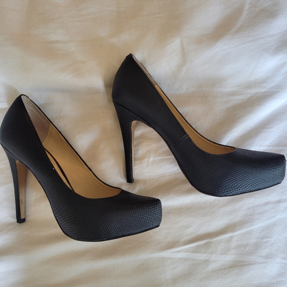 Jessica Simpson Parisah Pump